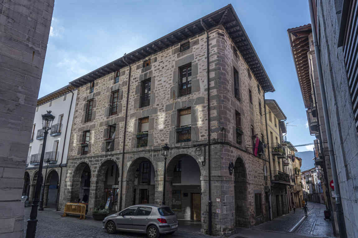 Vizcaya - Orduña 12 - palacio de Olaso.jpg